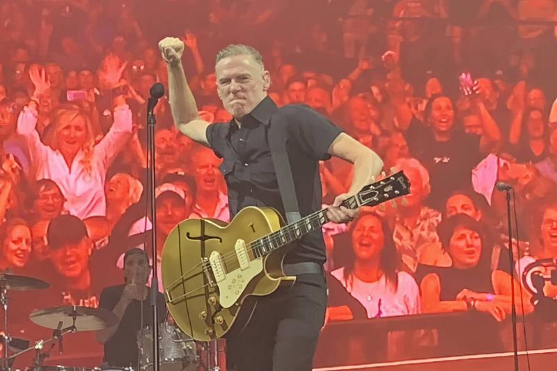 Bryan Plays to Sold Out Arena in Penticton, BC