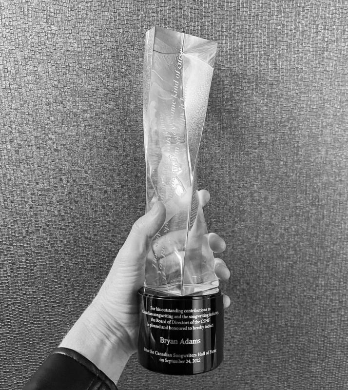 Bryan receives Songwriters Hall Of Fame Award